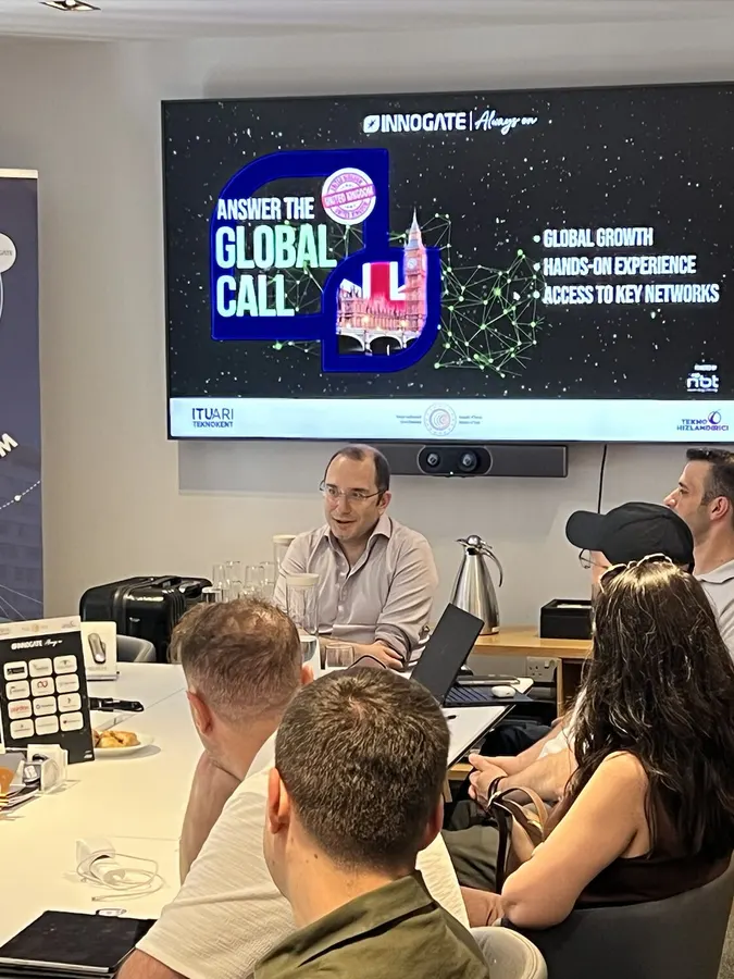 Founders and mentors connecting at an NBT Fuel session